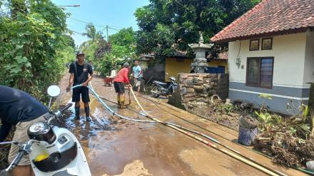 Banjir Melanda Wilayah Desa, Warga Diminta Tetap Waspada